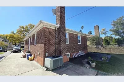 154-07 24 Road, Whitestone, NY 11357 - Photo 15