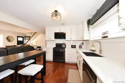 321 Brendan Avenue, Massapequa, NY 11758 - Photo 13