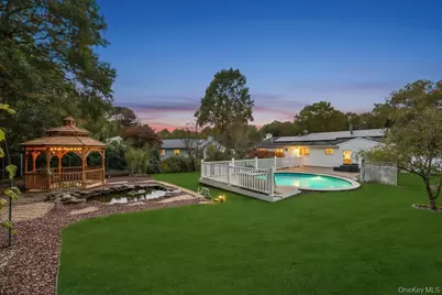 47 Evelyn Court, Manorville, NY 11949 - Photo 11