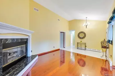 47 Evelyn Court, Manorville, NY 11949 - Photo 15