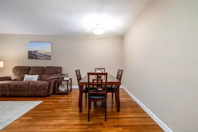 25 Elizabeth Street #3H, Farmingdale, NY 11735 - Photo 5