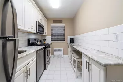 25 Elizabeth Street #3H, Farmingdale, NY 11735 - Photo 11