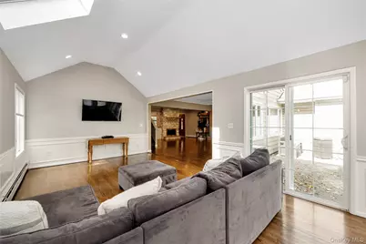 37 Angle Lane, Hicksville, NY 11801 - Photo 11