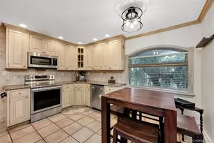 37 Angle Ln, Hicksville, NY 11801 - Photo 5