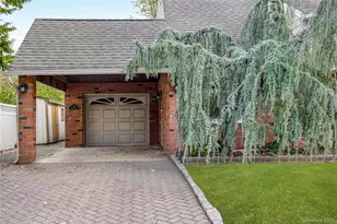 37 Angle Ln, Hicksville, NY 11801 - Photo 3