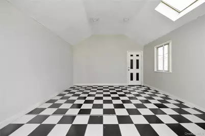 37 Angle Lane, Hicksville, NY 11801 - Photo 19