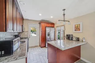 24 Chanel Dr, Brentwood, NY 11717 - Photo 13