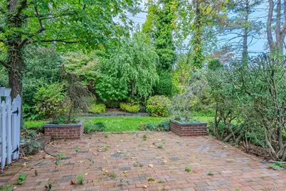 78 Hayloft Court, Huntington Station, NY 11746 - Photo 37