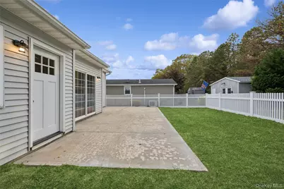 99 Village Circle W, Manorville, NY 11949 - Photo 19