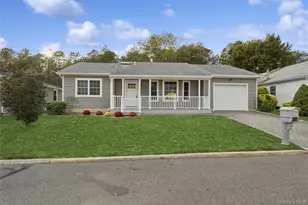 99 Village Cir W, Manorville, NY 11949 - Photo 3
