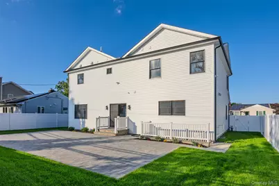 38 Eldorado Boulevard, Plainview, NY 11803 - Photo 7