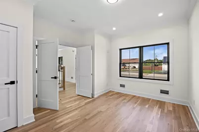 38 Eldorado Boulevard, Plainview, NY 11803 - Photo 19