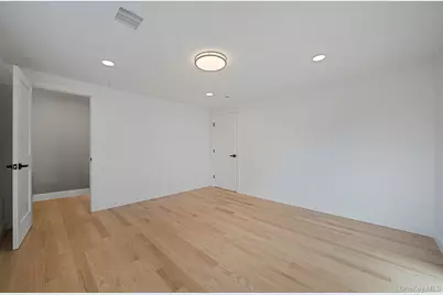 120 Cherry Drive W, Plainview, NY 11803 - Photo 29