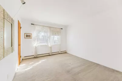 287 Mary Lou Avenue, Yonkers, NY 10703 - Photo 23