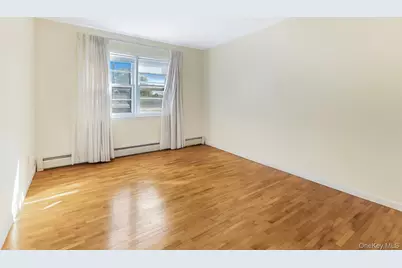 287 Mary Lou Avenue, Yonkers, NY 10703 - Photo 9