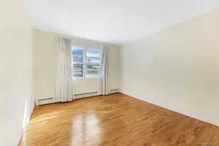 287 Mary Lou Ave, Yonkers, NY 10703 - Photo 9