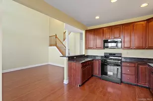 305 Balsam Dr, New Windsor, NY 12553 - Photo 13