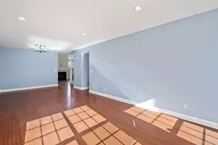 305 Balsam Dr, New Windsor, NY 12553 - Photo 5