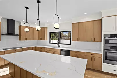 121 Dean Street, Hicksville, NY 11801 - Photo 5