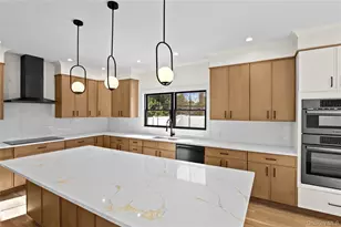 121 Dean St, Hicksville, NY 11801 - Photo 5