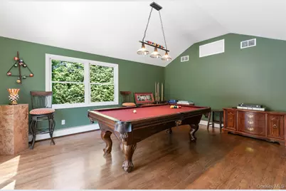 137 South Road, Westhampton, NY 11977 - Photo 25