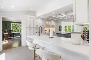 137 South Rd, Westhampton, NY 11977 - Photo 17