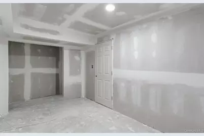 27 Pinewood Dr, Shirley, NY 11967 - Photo 11