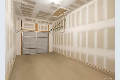 27 Pinewood Dr, Shirley, NY 11967 - Photo 13