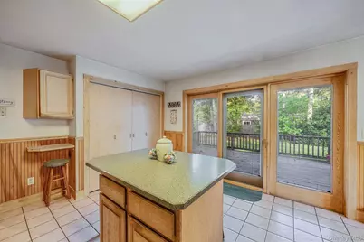 484 Brookhaven Avenue, Riverhead, NY 11901 - Photo 15