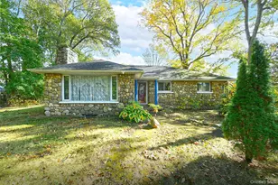 106 Iceland Dr, South Huntington, NY 11746 - Photo 3