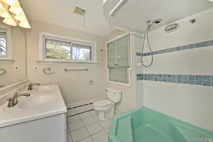 106 Iceland Dr, South Huntington, NY 11746 - Photo 15