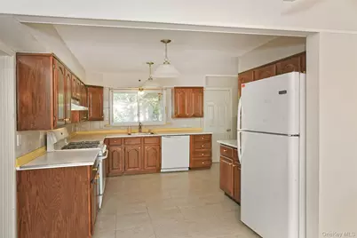 106 Iceland Drive, South Huntington, NY 11746 - Photo 27