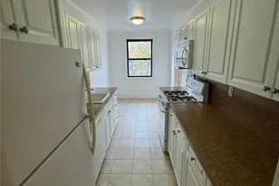 10 Wright Pl, Scarsdale, NY 10583 - Photo 3