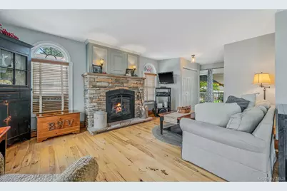 4 Sullivan Avenue, Farmingdale, NY 11735 - Photo 13