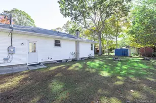 12 Applegate Dr, Mastic, NY 11950 - Photo 29