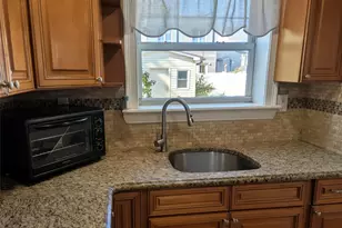 115-100 Springfield Blvd, Cambria Heights, NY 11411 - Photo 11