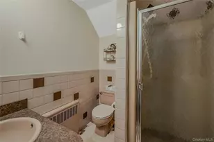 7 Hill Dr, Port Jefferson, NY 11777 - Photo 25