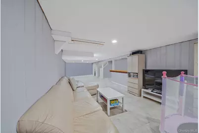 138 Claudy Lane, New Hyde Park, NY 11040 - Photo 21