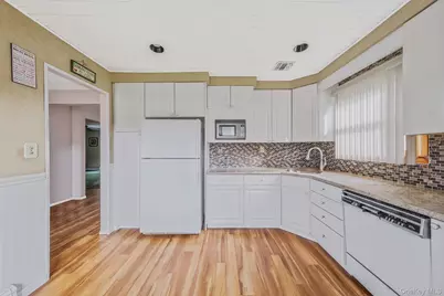 30 Magellan Avenue, Kings Park, NY 11754 - Photo 7