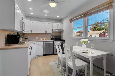 16 E. Cortelyou Street, Huntington Station, NY 11746 - Photo 5