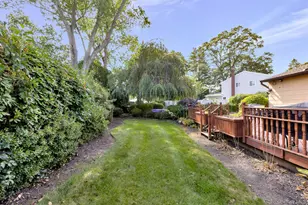 27 Bruno Ln, Dix Hills, NY 11746 - Photo 9