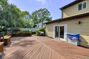 27 Bruno Ln, Dix Hills, NY 11746 - Photo 7