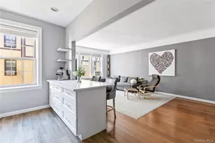 4 Maple Dr, Great Neck, NY 11021 - Photo 11