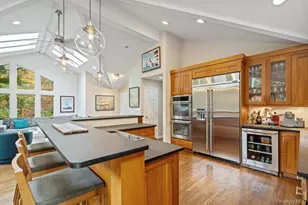 33 Dogwood Ln, Locust Valley, NY 11560 - Photo 9