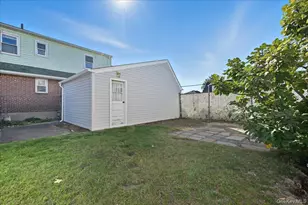 162 Crown Ave, Elmont, NY 11003 - Photo 25