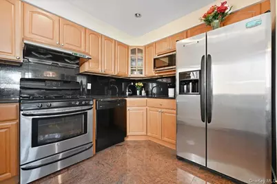 162 Crown Avenue, Elmont, NY 11003 - Photo 9