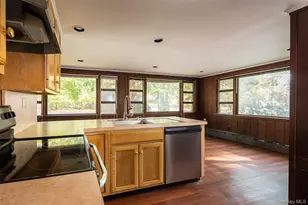 22 Roosevelt Blvd, Patchogue, NY 11772 - Photo 5