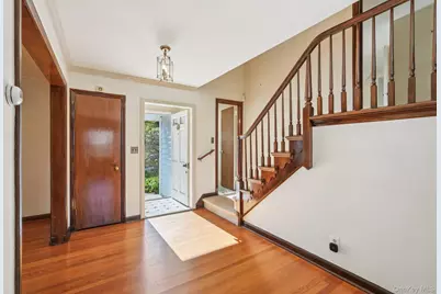 13 Hillview Drive, Scarsdale, NY 10583 - Photo 3