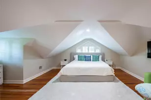 1054 Plandome Rd, Manhasset, NY 11030 - Photo 19