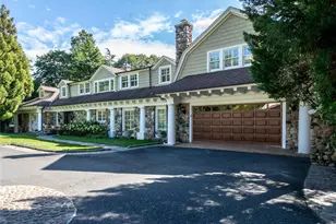 1054 Plandome Rd, Manhasset, NY 11030 - Photo 3